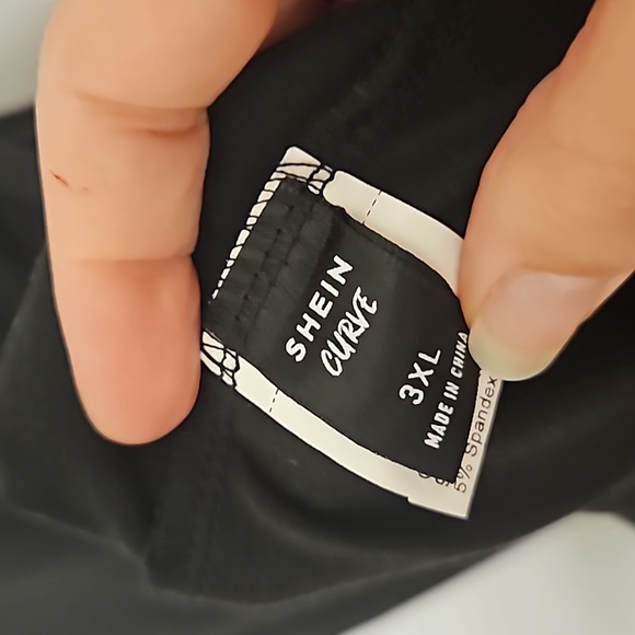 Shein dress - Picture 4 of 4